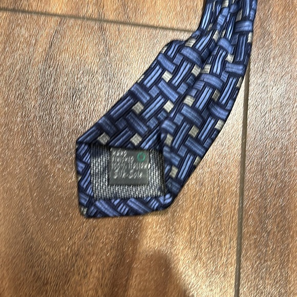 Blue Silk rectangular patterned necktie. - Picture 3 of 5